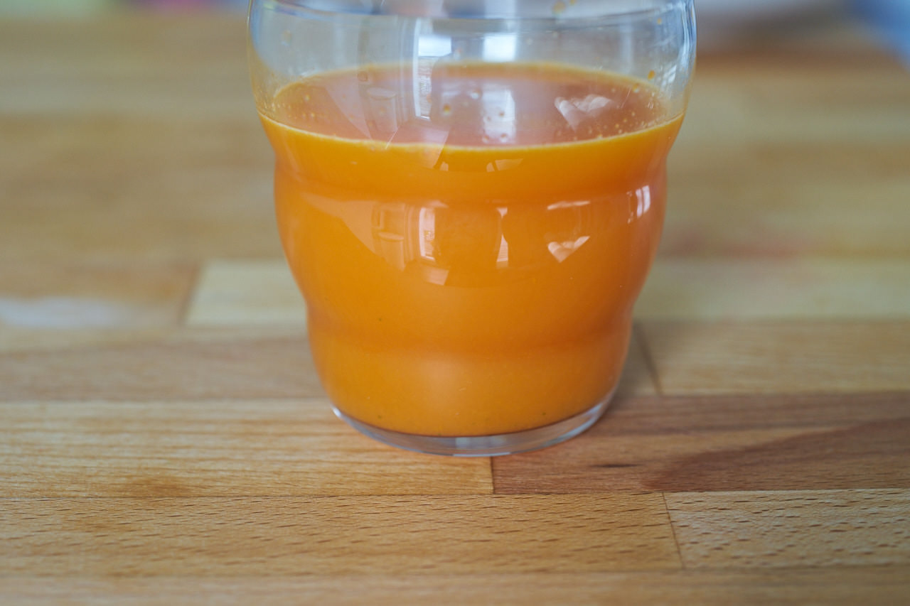Karottensaft aus dem Slow Juicer
