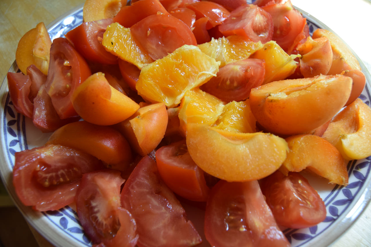 Zutaten für Tomate Aprikose Orange Saft