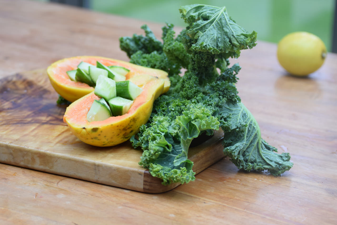 Zutaten für Papaya Salatgurke Grünkohl Saft