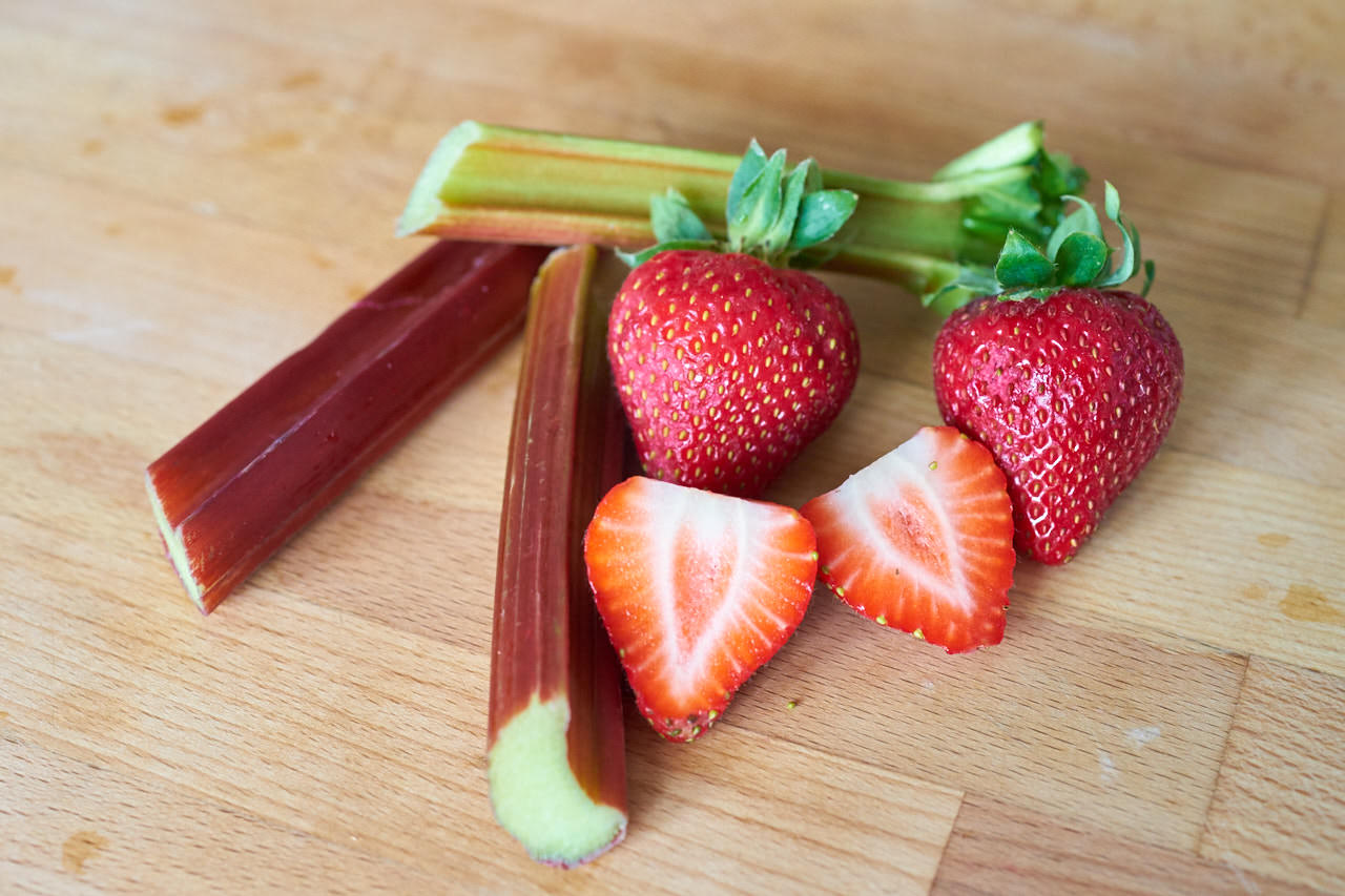 Zutaten für Rhabarber Erdbeere Saft